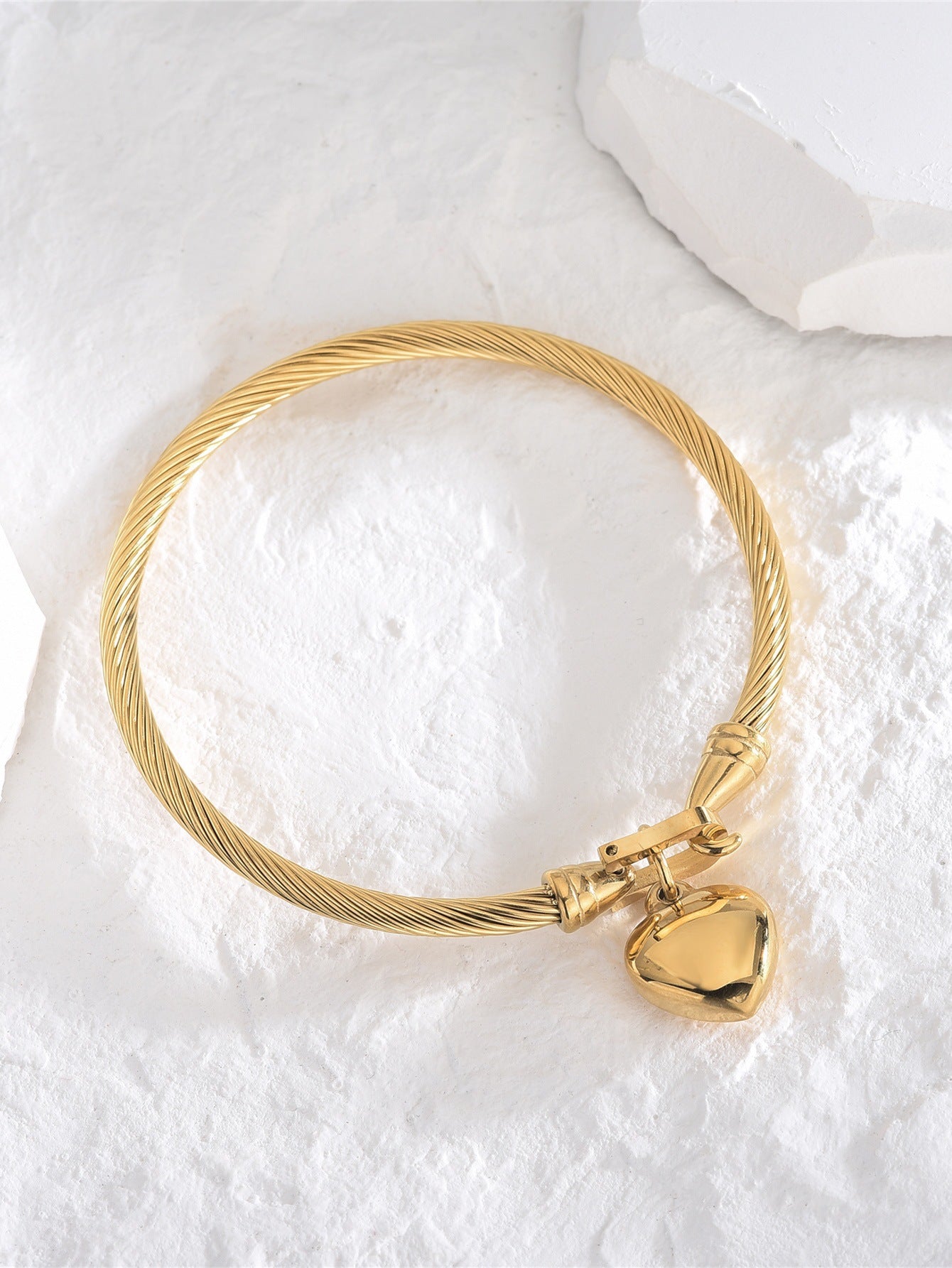 Lara Heart Bangle