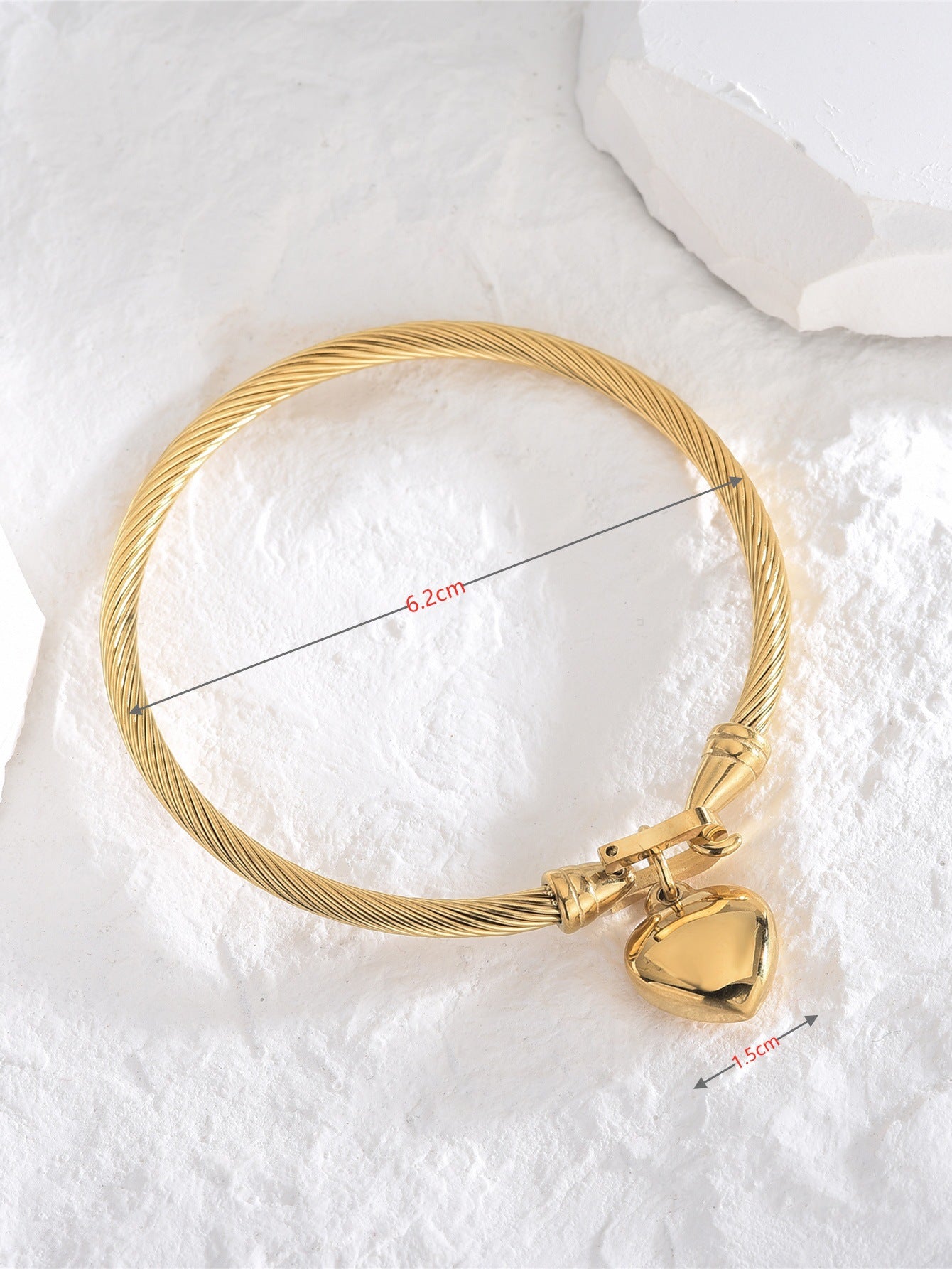 Lara Heart Bangle