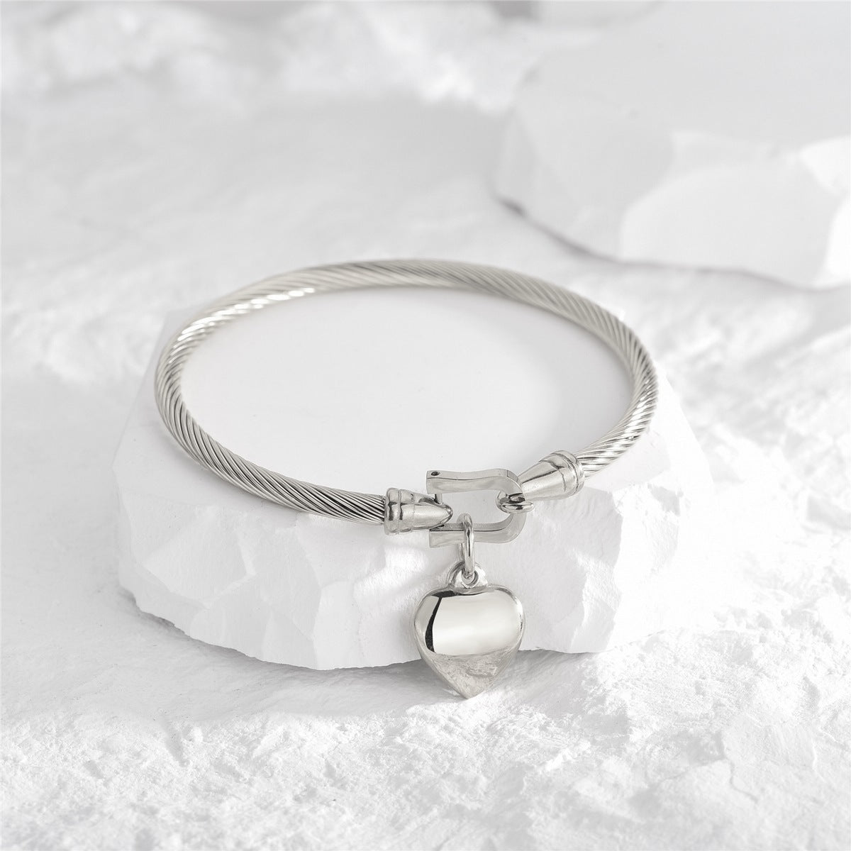 Lara Heart Bangle