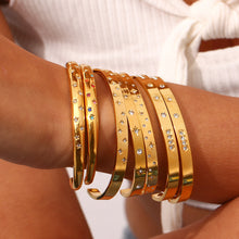 Load image into Gallery viewer, SELENA Gold Bangle
